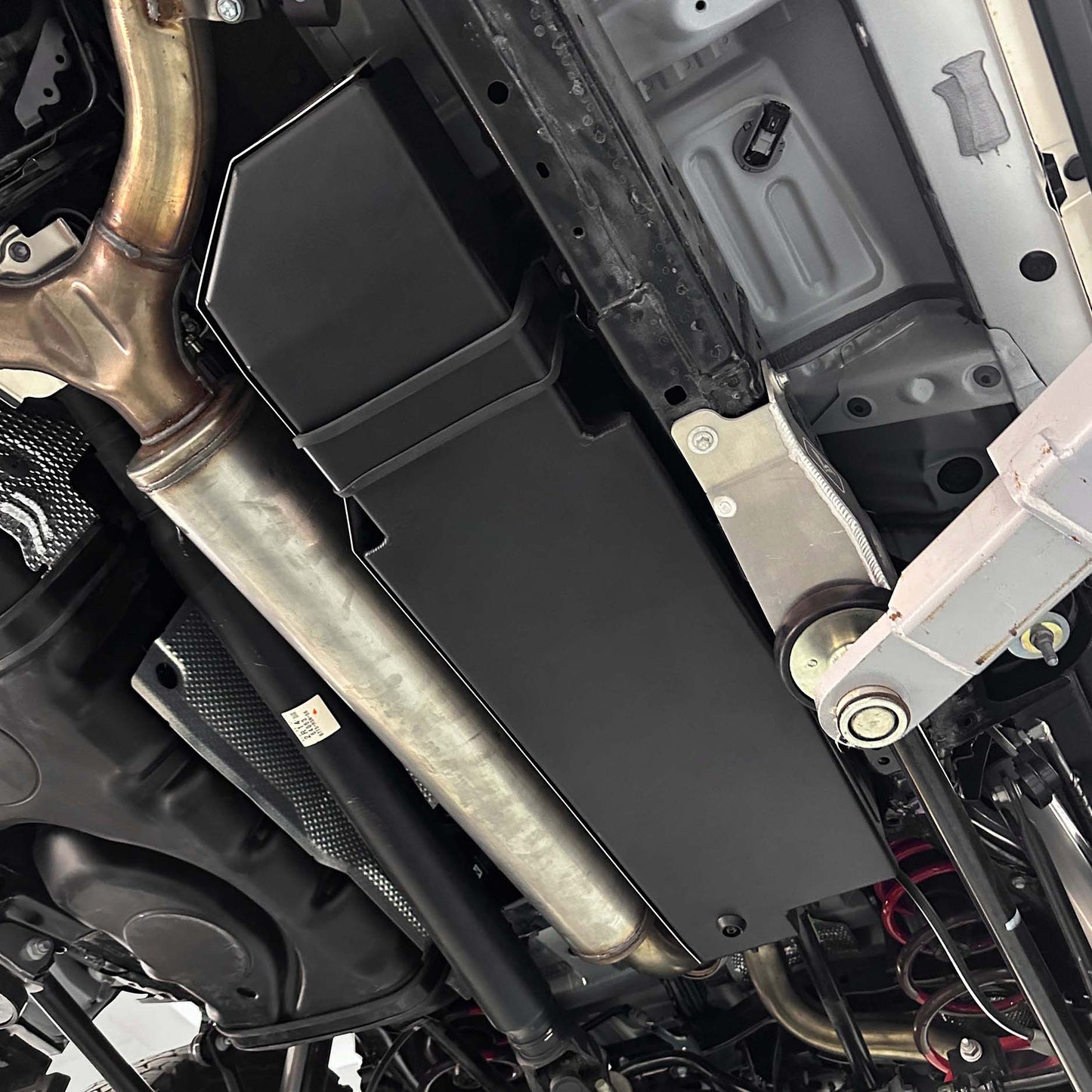 Fuken FK-NOTVUCH Auxiliary Fuel Tank | 54L for Lexus LX600