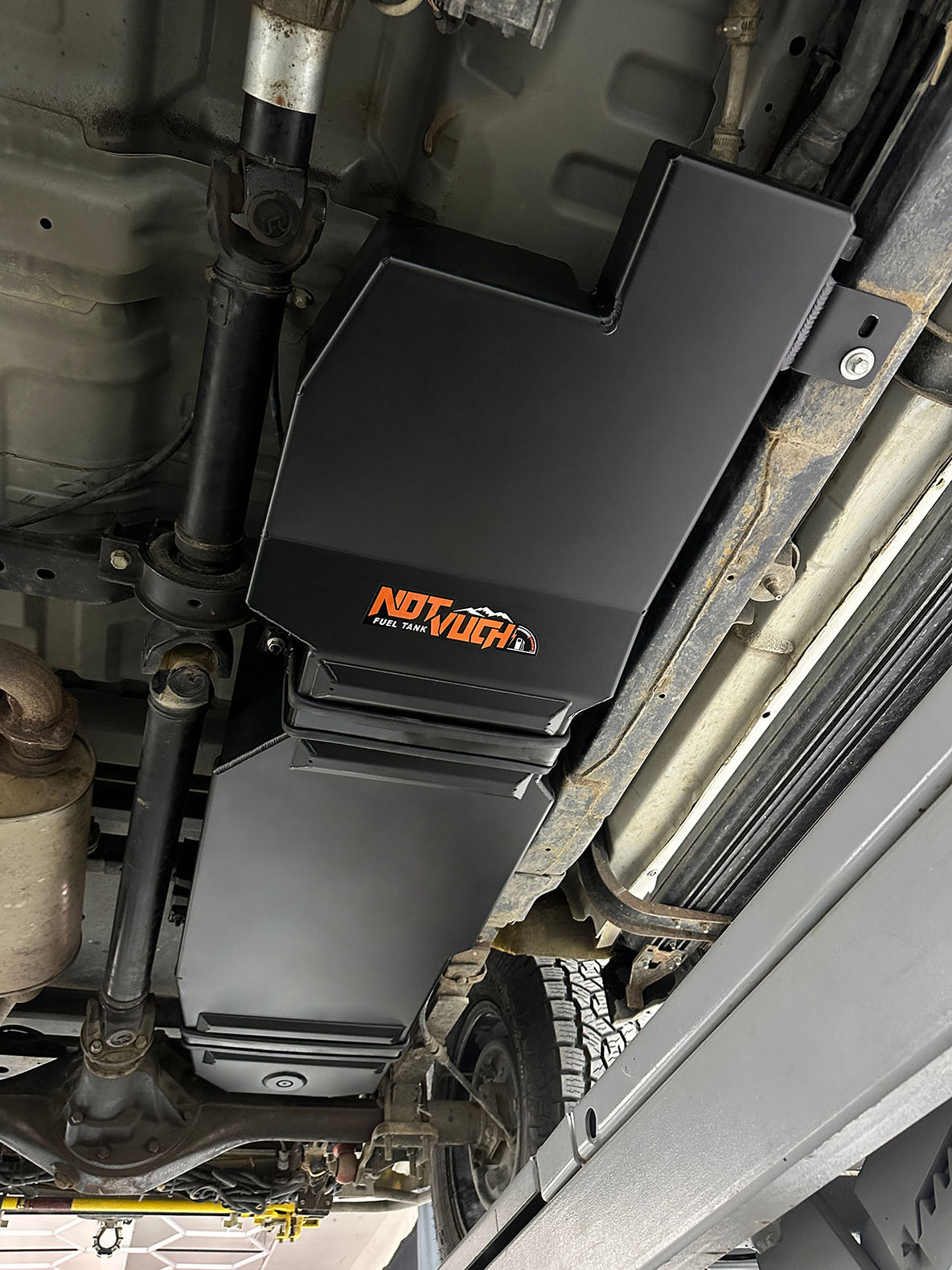 Fuken FK-NOTVUCH 135L Replacement Main Fuel Tank — Fits 2025+ Isuzu D-Max 3.0L Turbo Diesel