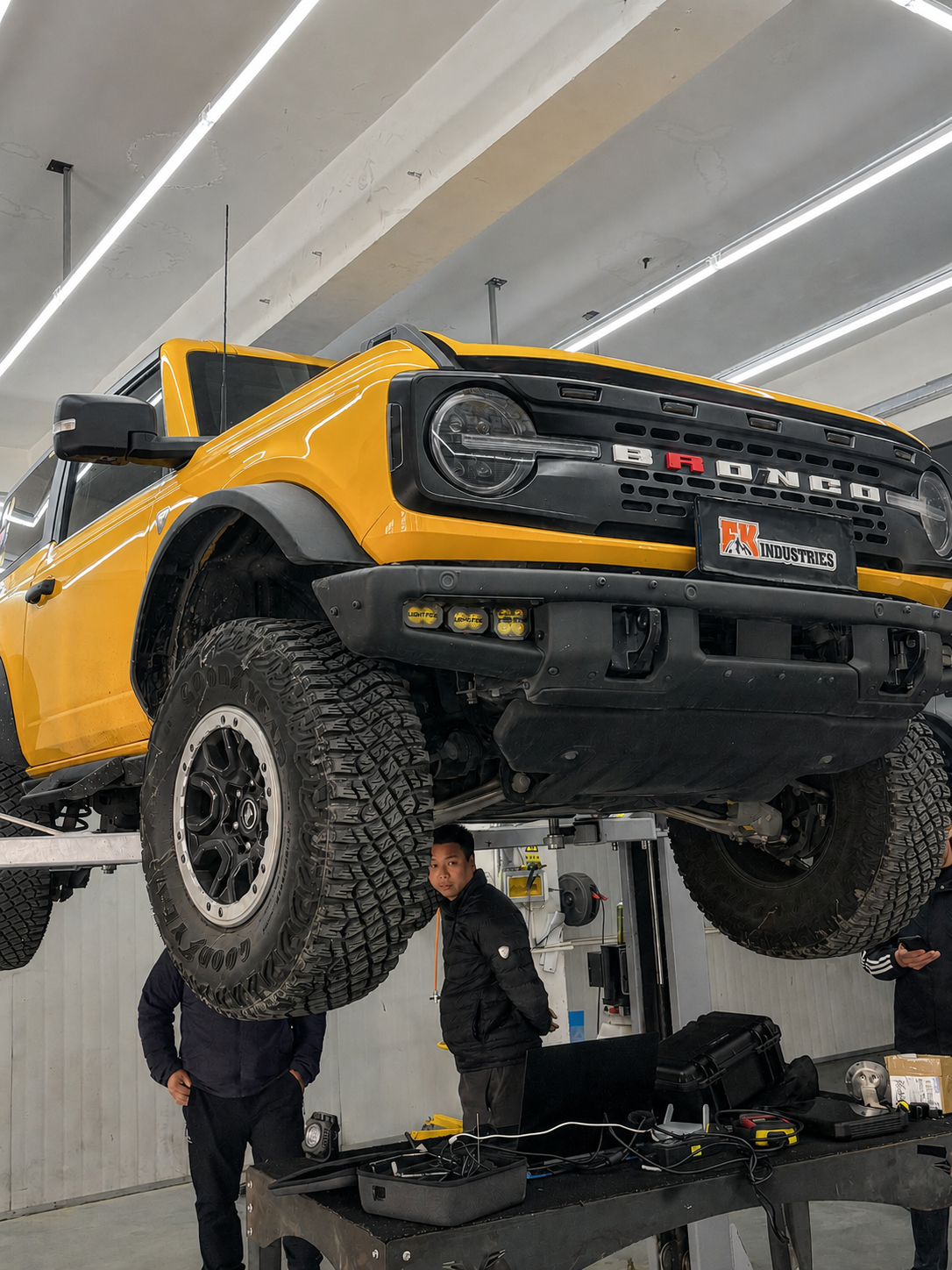 FORD BRONCO