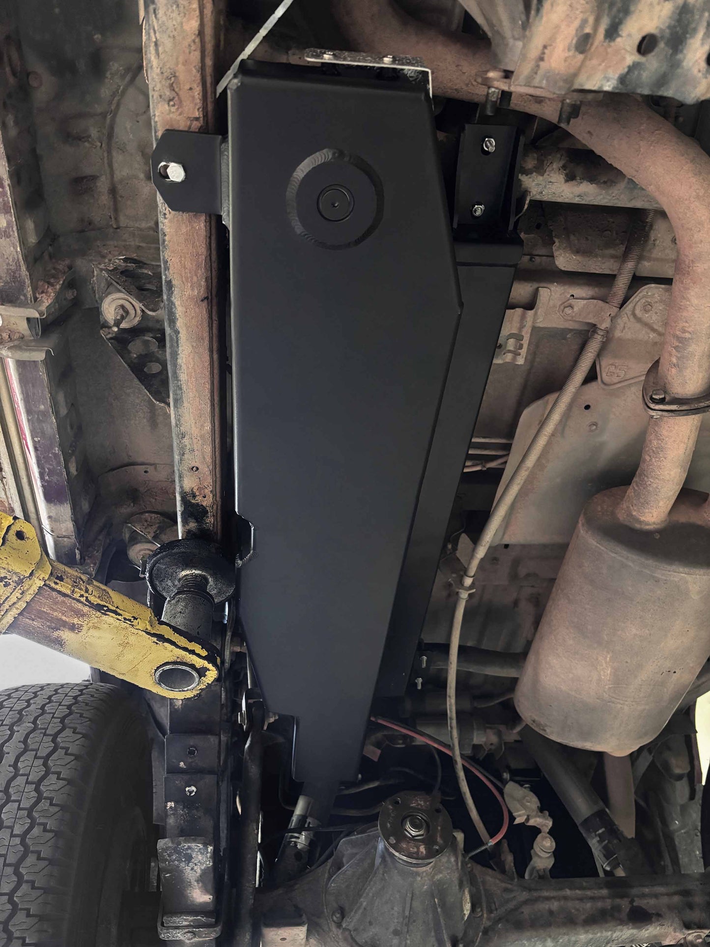 Fuken FK-NOTVUCH 45L Side Mount Auxiliary Fuel Tank — Fits Toyota Land Cruiser 76 4.5L V8 Turbo Diesel / 4.0L V6
