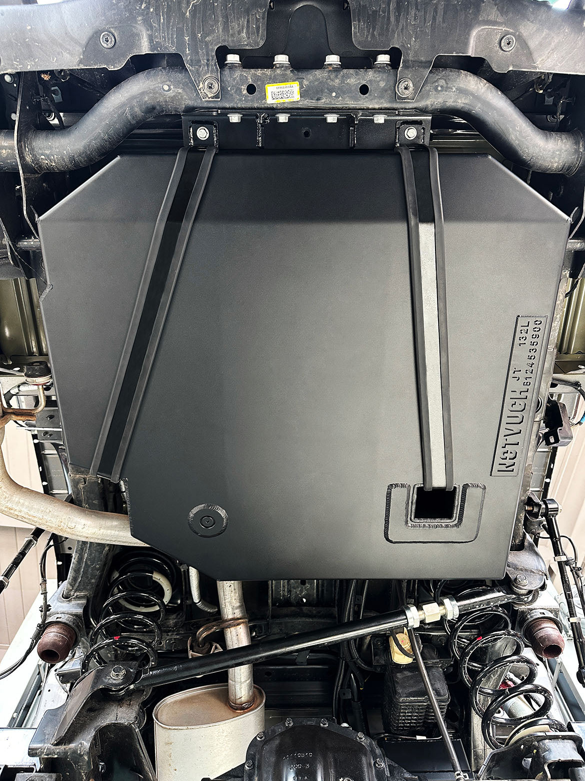Fuken FK-NOTVUCH 132L Rear Mount Auxiliary Fuel Tank — Fits 2019+ Jeep Gladiator 3.6L Pentastar V6