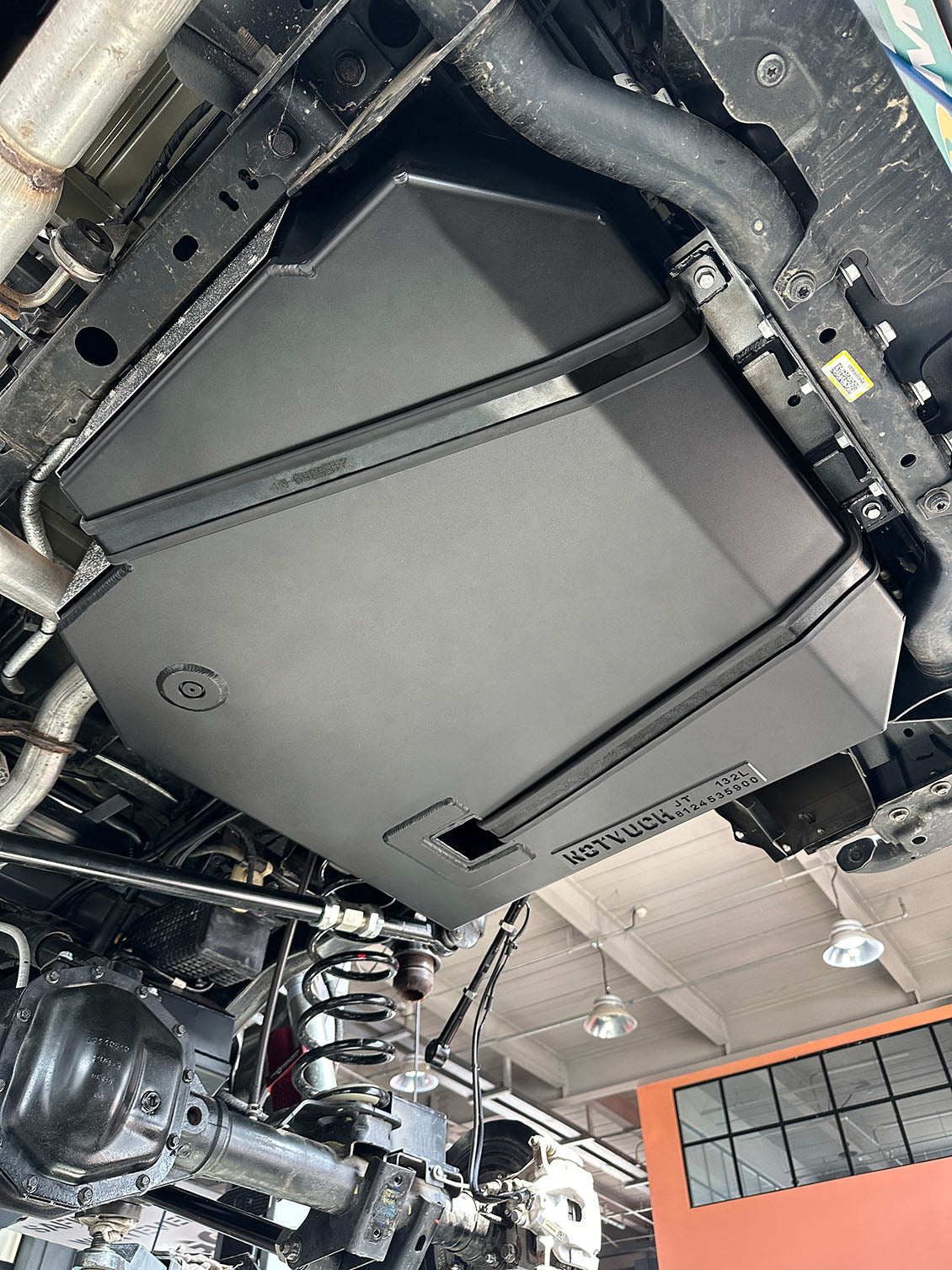 Fuken FK-NOTVUCH 132L Rear Mount Auxiliary Fuel Tank — Fits 2019+ Jeep Gladiator 3.6L Pentastar V6