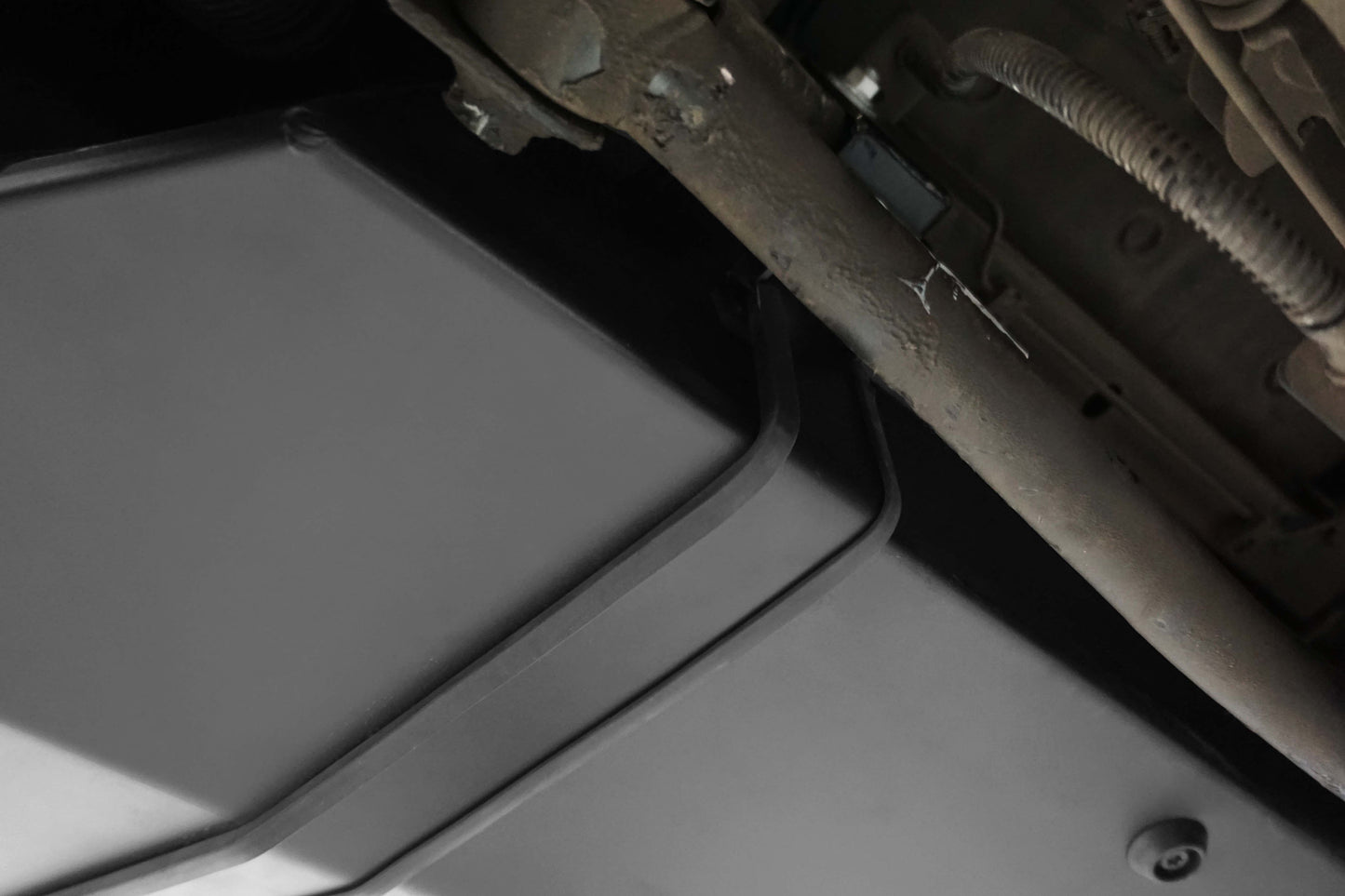 Fuken FK-NOTVUCH 75L Rear Mount Auxiliary Fuel Tank — Fits 2019+ Mercedes-Benz G-Class 2.0L Turbo I4 / 3.0L Turbo I6 / 4.0L Twin-Turbo V8