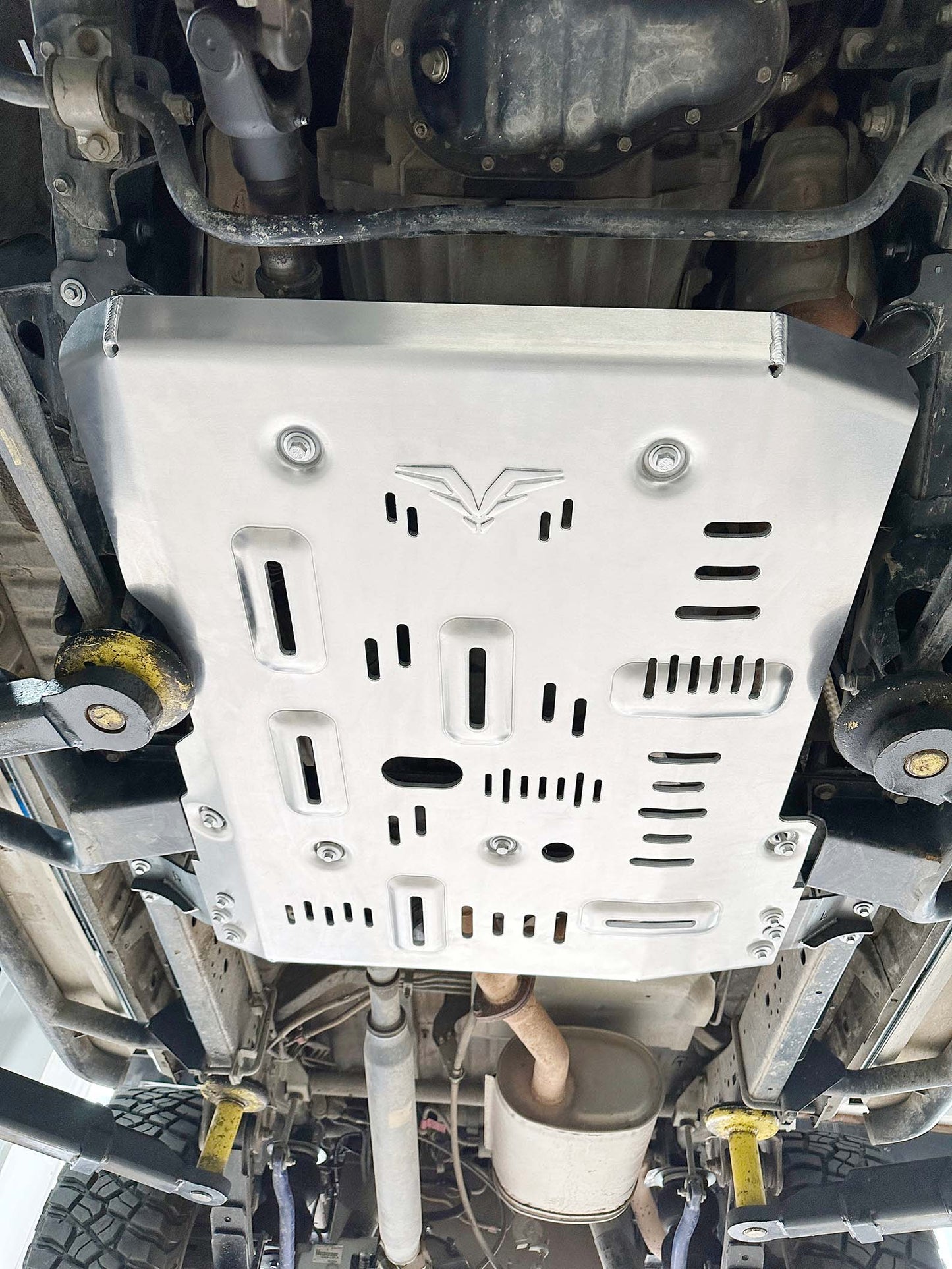 Fuken FK Al-Mg Alloy Engine & Transfer Case Skid Plate|TOYOTA LAND CRUISER 71/76/78/79(2015-Present)