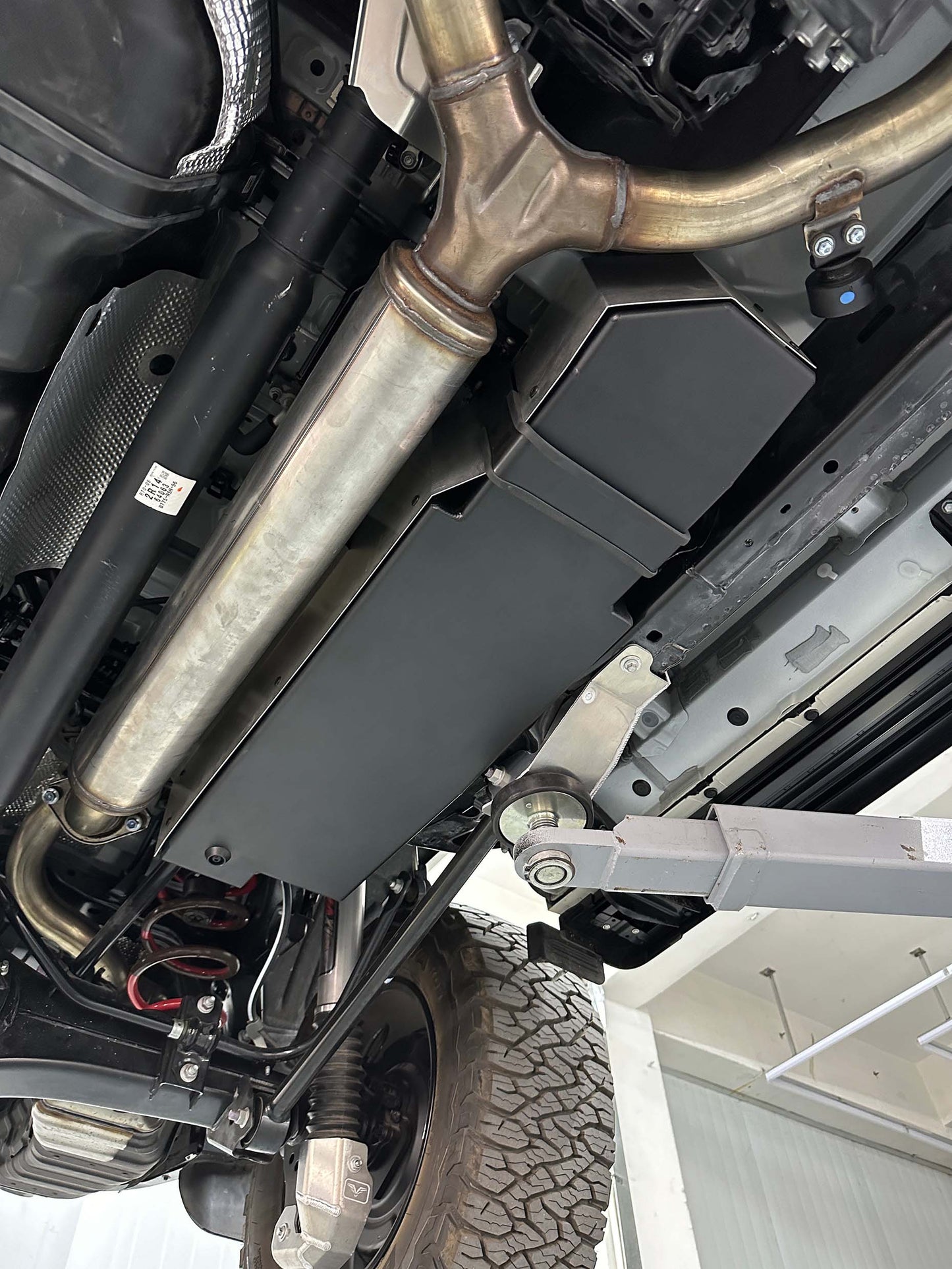 Fuken FK-NOTVUCH 54L Side Mount Auxiliary Fuel Tank — Fits 2022+ Toyota Land Cruiser 300 3.5L Twin-Turbo V6 / 4.0L V6 (Single Tank Models Only)