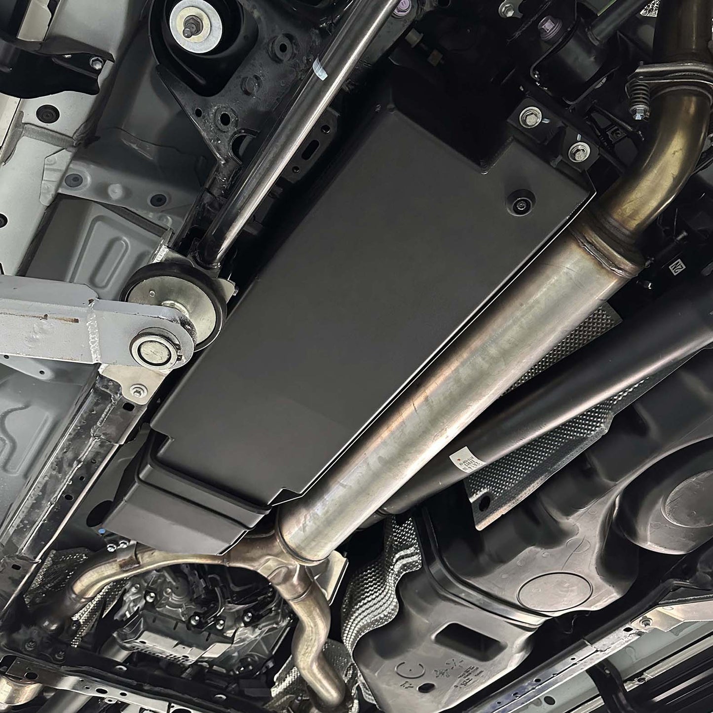 Fuken FK-NOTVUCH Auxiliary Fuel Tank | 54L for Lexus LX600